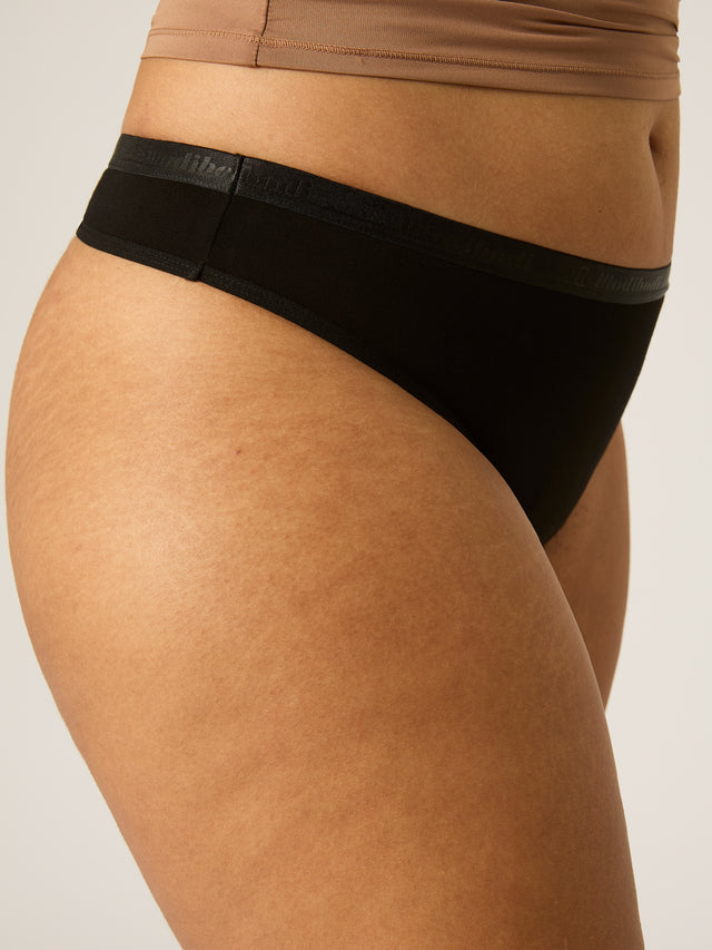 CLTHSLBLAW-MB_Classic_Thong_SL_Black-1845_model_Bailey_16-XL.jpg