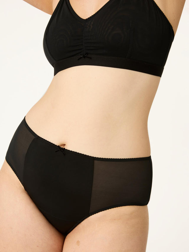 NHRMHNRBW-1_MB_Intimates_Elena_High_Waist_Brief_Noir_Black_11_Model_Amelia_16-XL.jpg