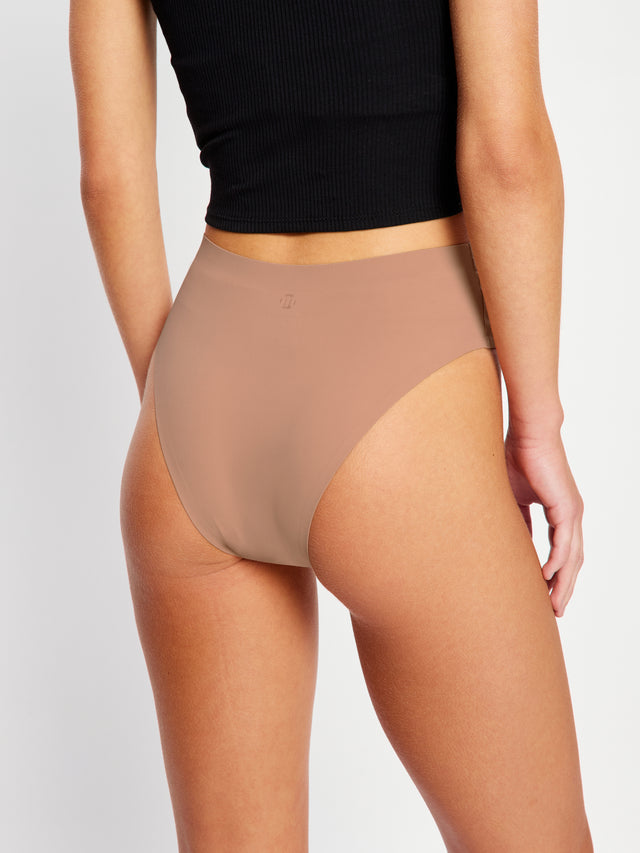 Seamfree Hi Waist Cheeky Moisture Wicking Tawny Brown