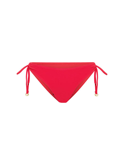 Innovative bikini bottoms make it possible to swim while wearing a maxi pad