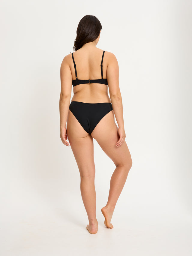 SWSCLMBLAW-4_Swimwear_Cheeky_Bottom_LM_black_1555_Christiana_S10_6.jpg